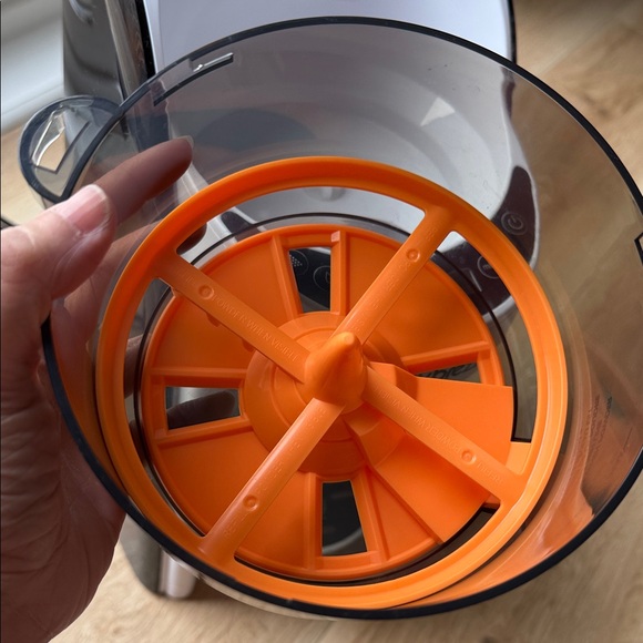 Baby Brezza Formula Pro Advanced Formula Dispenser - Picture 6 of 6